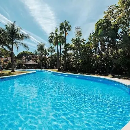 Atico De 4b/4d Mimosas De Banus Apartment